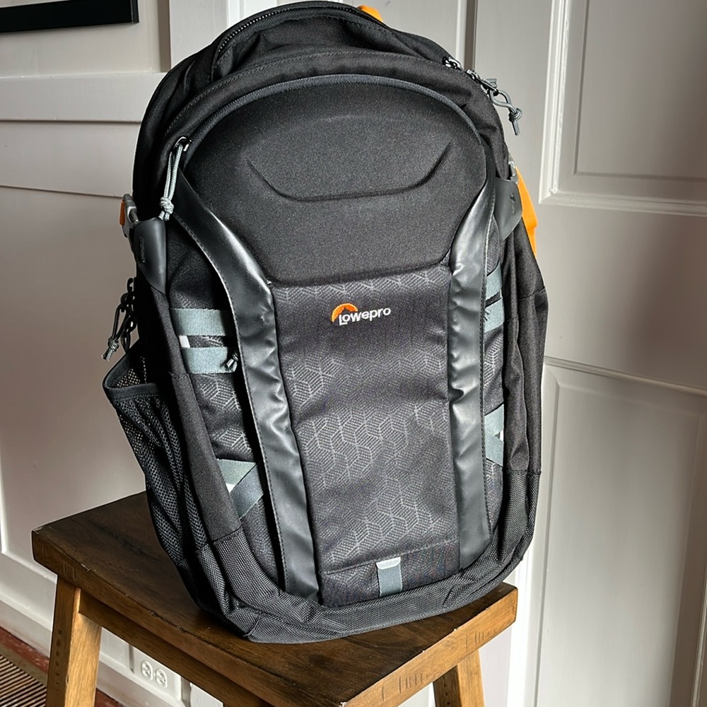 Lowepro RidgeLine Pro BP 300 AW - Black-Traction
